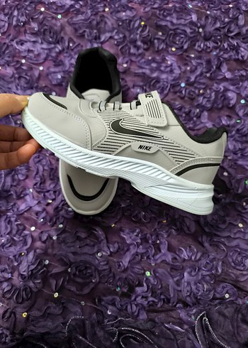 Nike Erkek Çocuk Beyaz Spor Ayakkabı - Görsel 2