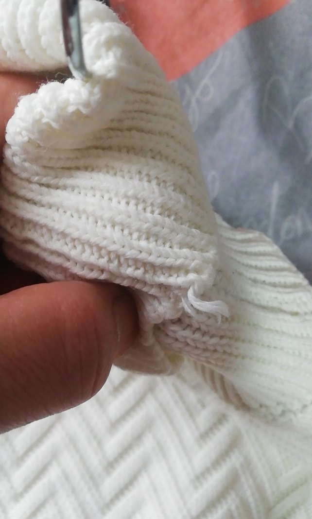 Beyaz Boğazlı Triko Kazak - Görsel 5