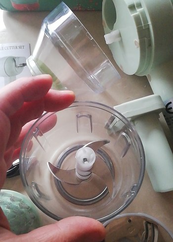 Yeşil Çok Fonksiyonlu Elektrikli Sebze Doğrayıcı - Görsel 2