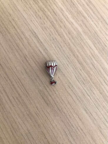 Pandora balon charm
