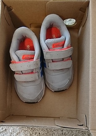 Adidas 21 numara spor ayakkabı 