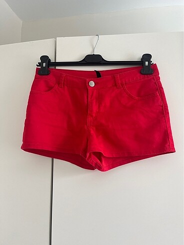 38 Beden H&M kırmızı şort