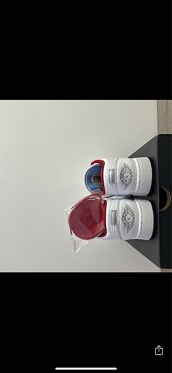 36,5 Beden Jordan 1 low
