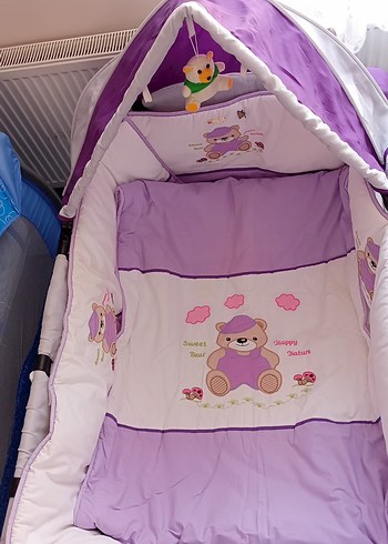 Beden Mor Renkli Bebek part yatağı beşiği