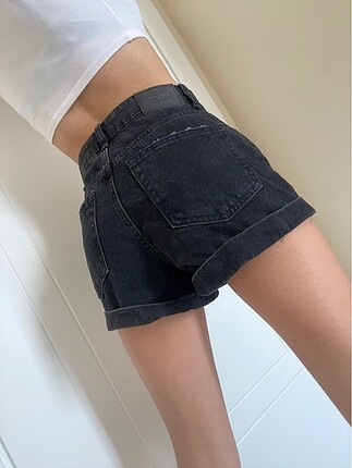 Bershka Siyah Mom Şort