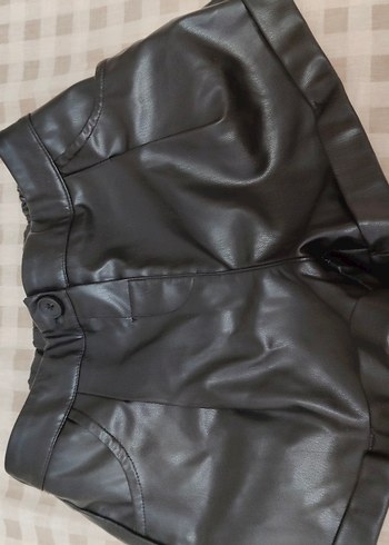 Siyah Deri Mini Şort - Görsel 3