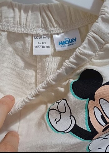 LC Waikiki Beyaz Pamuklu Kız Çocuk Mini Şort