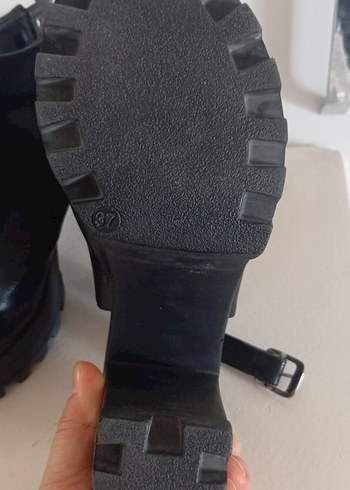 Siyah Bantlı Platform Topuklu Kadın Ayakkabı - Görsel 2