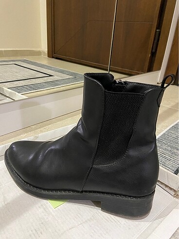 Siyah bot - Görsel 5