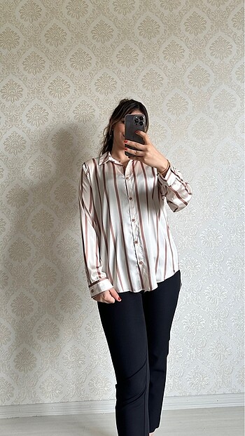 Zara Model Çizgili Saten Gömlek