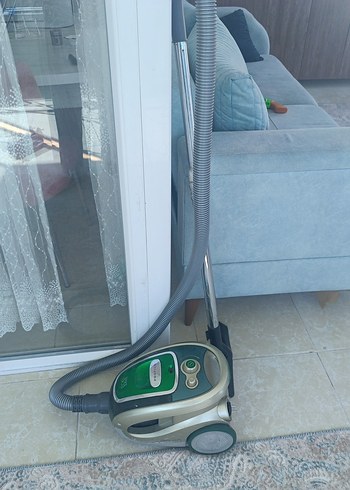 Yeşil ve Gri Toz Torbalı Elektrikli Süpürge