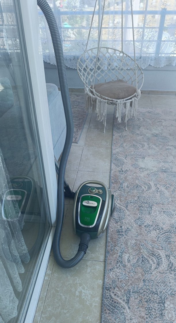 Yeşil ve Gri Toz Torbalı Elektrikli Süpürge - Görsel 2