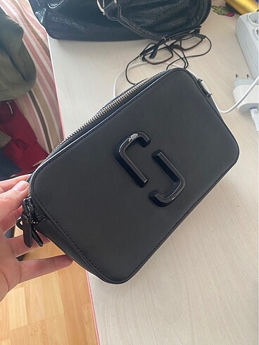 Marc jacobs çanta askısı yok