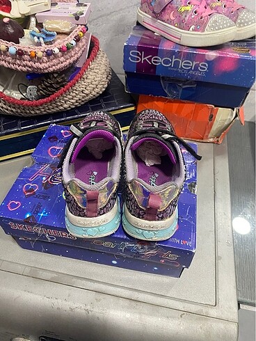 30 Beden Skechers spor ayakkabı 30 numara