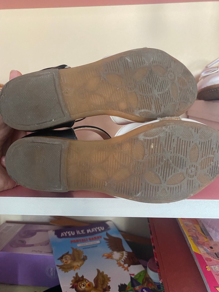 Kız Çocuk Bej Parlak Baskılı Tokalı Babet - Görsel 5