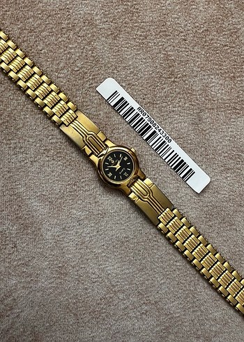  Beden AS GOLDEN BİLEKLİK MODEL SAFİR CAM ALTIN KAPLAMA BAYAN SAATİ
