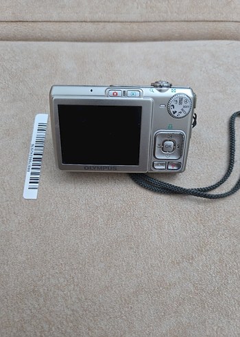 Olympus OLYMPUS FE-230 DİJİTAL FOTOĞRAF MAKİNASI 2976 SADECE CİHAZ İLANI