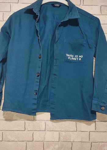 9 Yaş Beden 2 defa giyilmiş Erkek Çocuk Koyu Mavi Denim Gömlek