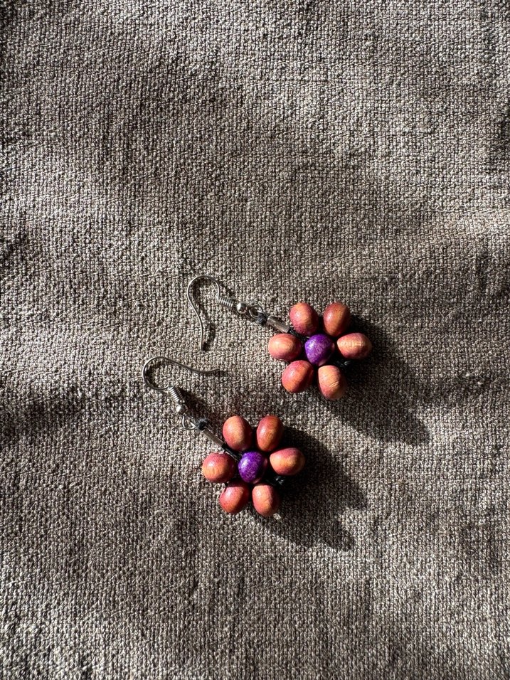 Ahşap boncuklu çiçek küpe - Görsel 3