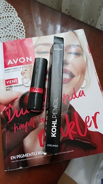 Avon ruj 