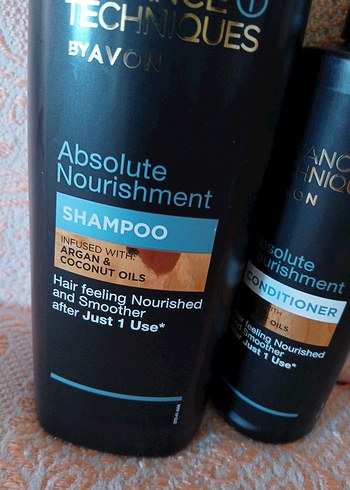 Avon Avon Advance Techniques Besleyici Şampuan ve Saç Kremi