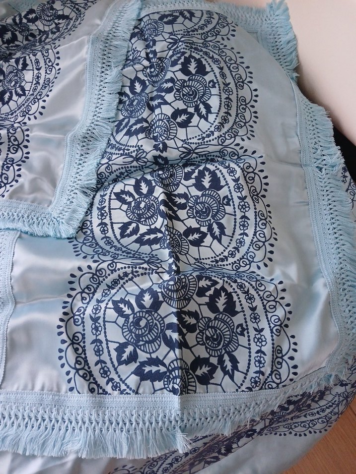 Nakışlı Pastel Mavi Yatak Örtüsü - Görsel 3