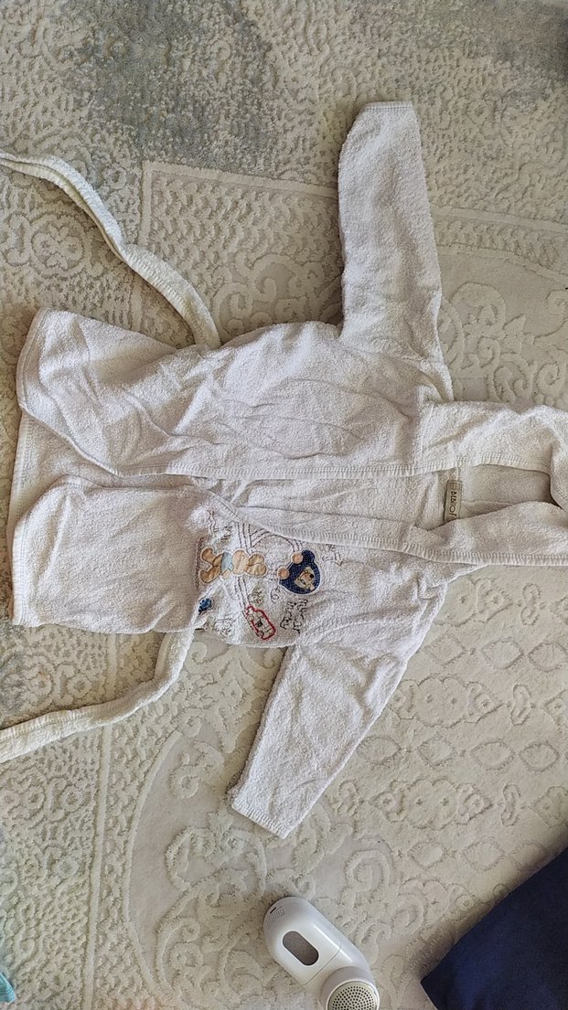 Kapüşonlu Erkek Çocuk Beyaz Nakışlı Bornoz - Görsel 5