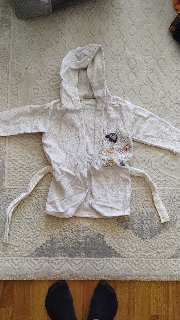 Kapüşonlu Erkek Çocuk Beyaz Nakışlı Bornoz - Görsel 3