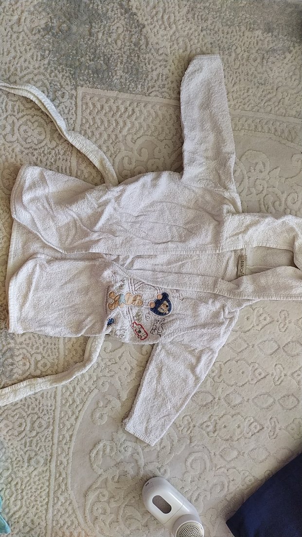 Kapüşonlu Erkek Çocuk Beyaz Nakışlı Bornoz - Görsel 4