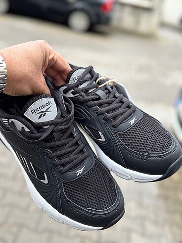 Reebok Sıfır Etiketli Reebok