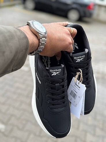 41 Beden siyah Renk Sıfır etiketli reebok