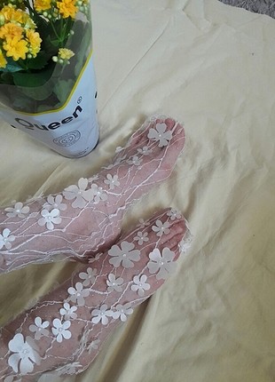 Beyaz işlemeli tül çorap