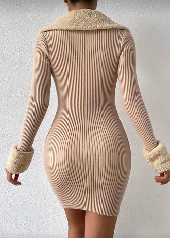 Kürk Detaylı Bej V Yaka Triko Elbise - Görsel 2