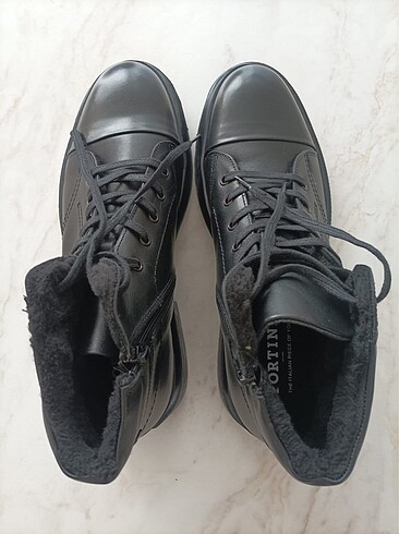 Franco Fortini Bağcıklı Bot - Görsel 5