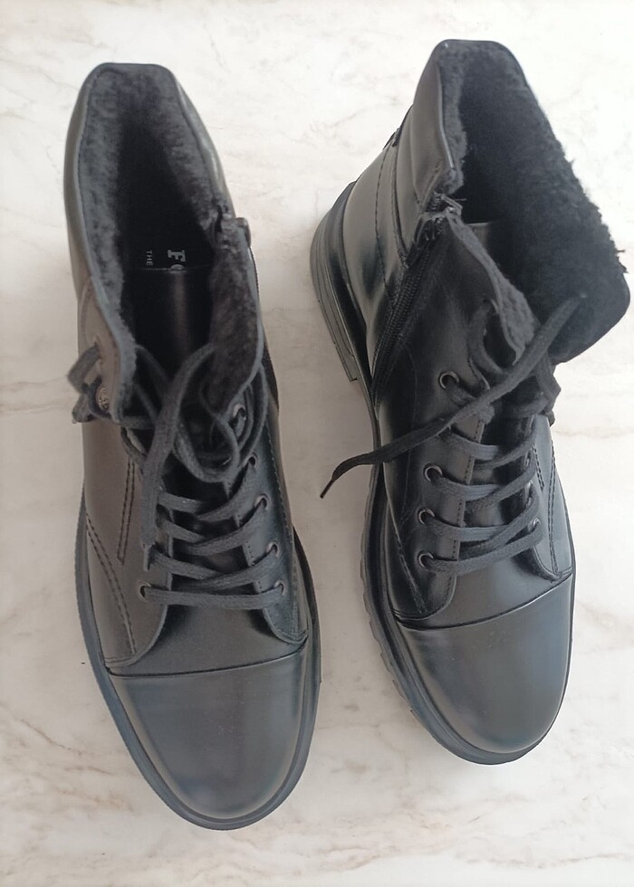 Franco Fortini Bağcıklı Bot - Görsel 2