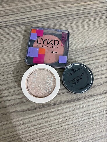 Aydınlatıcı far / allık / siyah far paleti (3lü set)