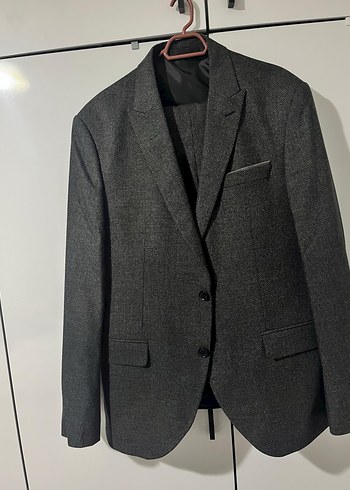 Gri Düğmeli Erkek Takım Elbise - Görsel 9