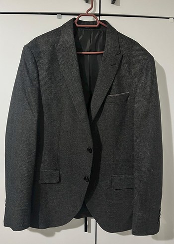 Gri Düğmeli Erkek Takım Elbise - Görsel 5