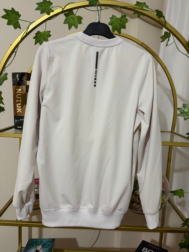 Nike Beyaz Sweatshirt — görsel 2/4