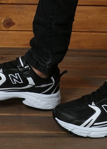 New Balance New Balance 31-35 numara çocuk ayakkabısı Siyah Beyaz 