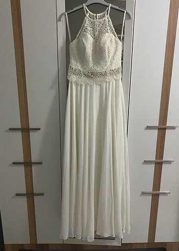 Dantel Detaylı Uzun Beyaz Nişan Nikah Elbisesi