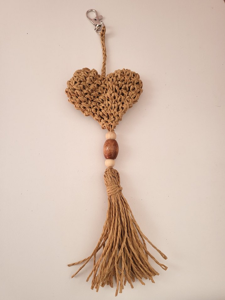kağıt ipten çanta aksesuarı charmı kalp figürlü - Görsel 2