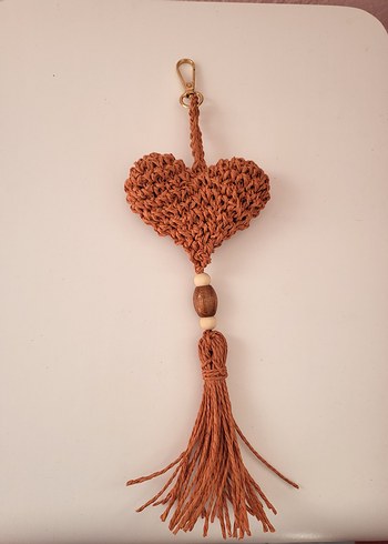 kağıt ipten çanta aksesuarı charmı kalp figürlü - Görsel 3