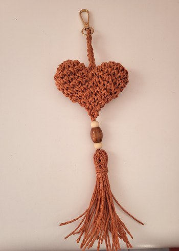 kağıt ipten çanta aksesuarı charmı kalp figürlü - Görsel 2