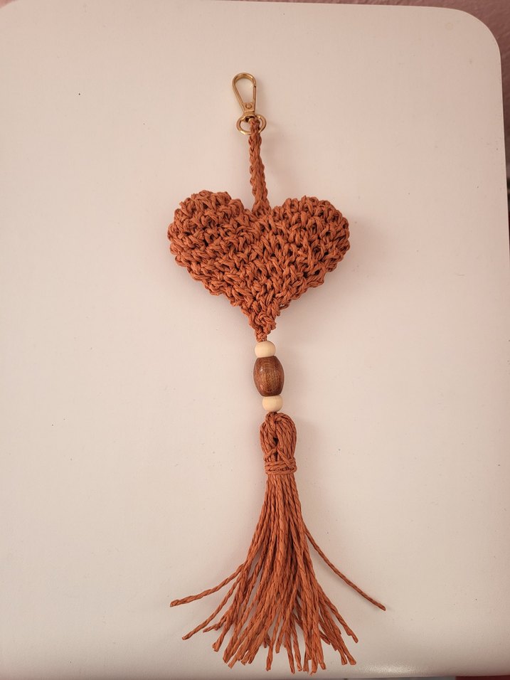 kağıt ipten çanta aksesuarı charmı kalp figürlü - Görsel 3