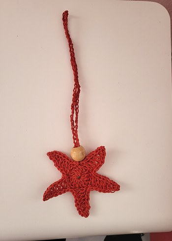 kırmızı kağıt ipten yıldız figürlü çanta aksesuarı charmı - Görsel 4