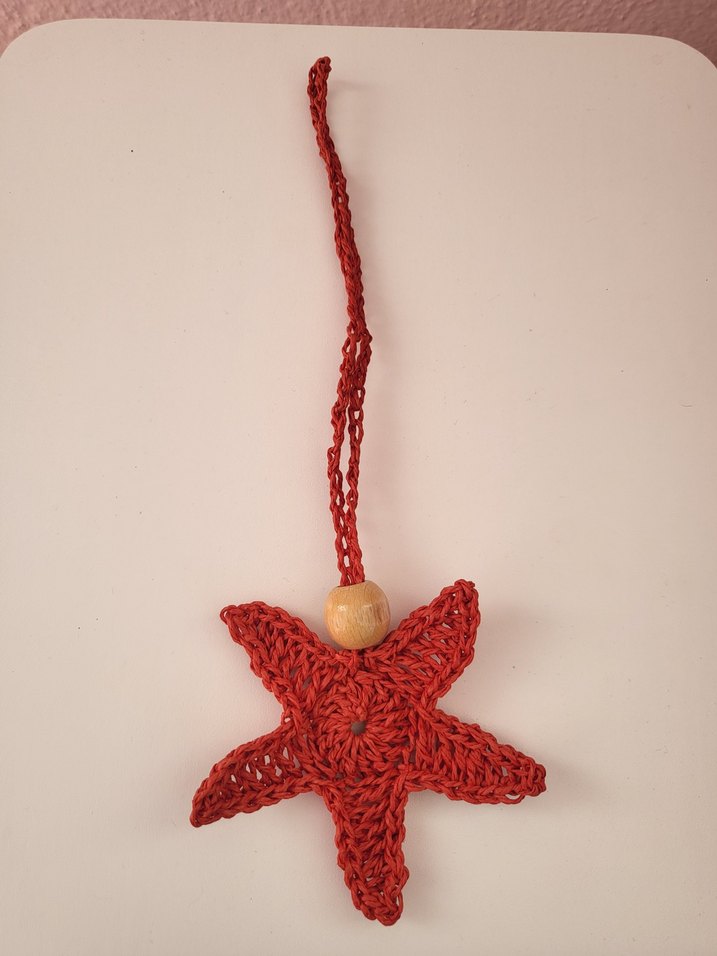 kırmızı kağıt ipten yıldız figürlü çanta aksesuarı charmı - Görsel 2