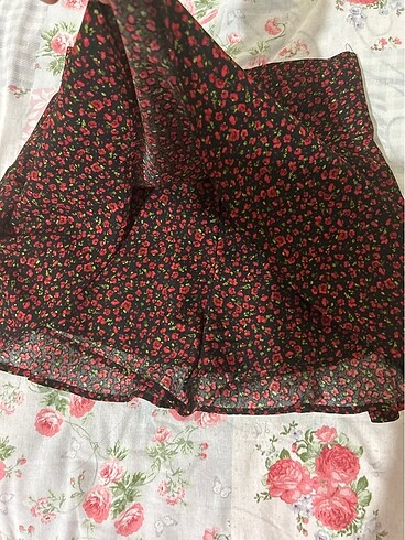 Zara Çiçekli mini şort etek