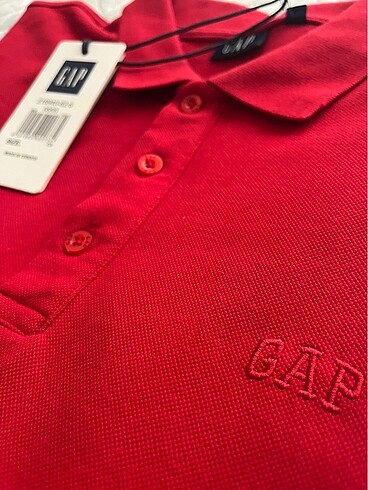 GAP polo yaka t-shirt