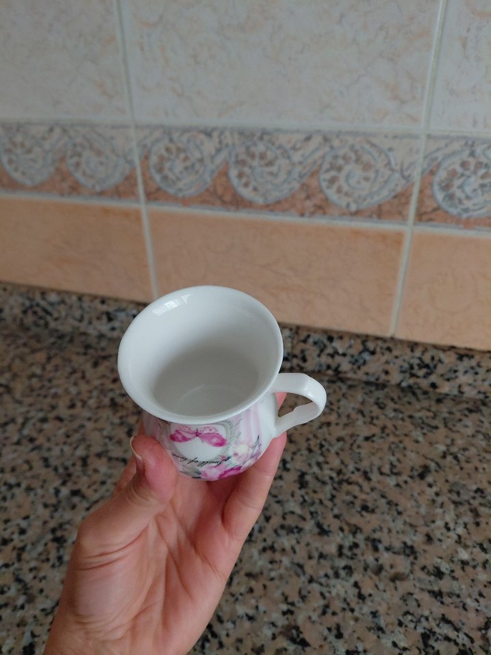 Pembe Çiçekli Porselen Fincan Takımı - Görsel 3